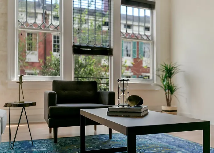 Hip 2Br In Arts/Warehouse District