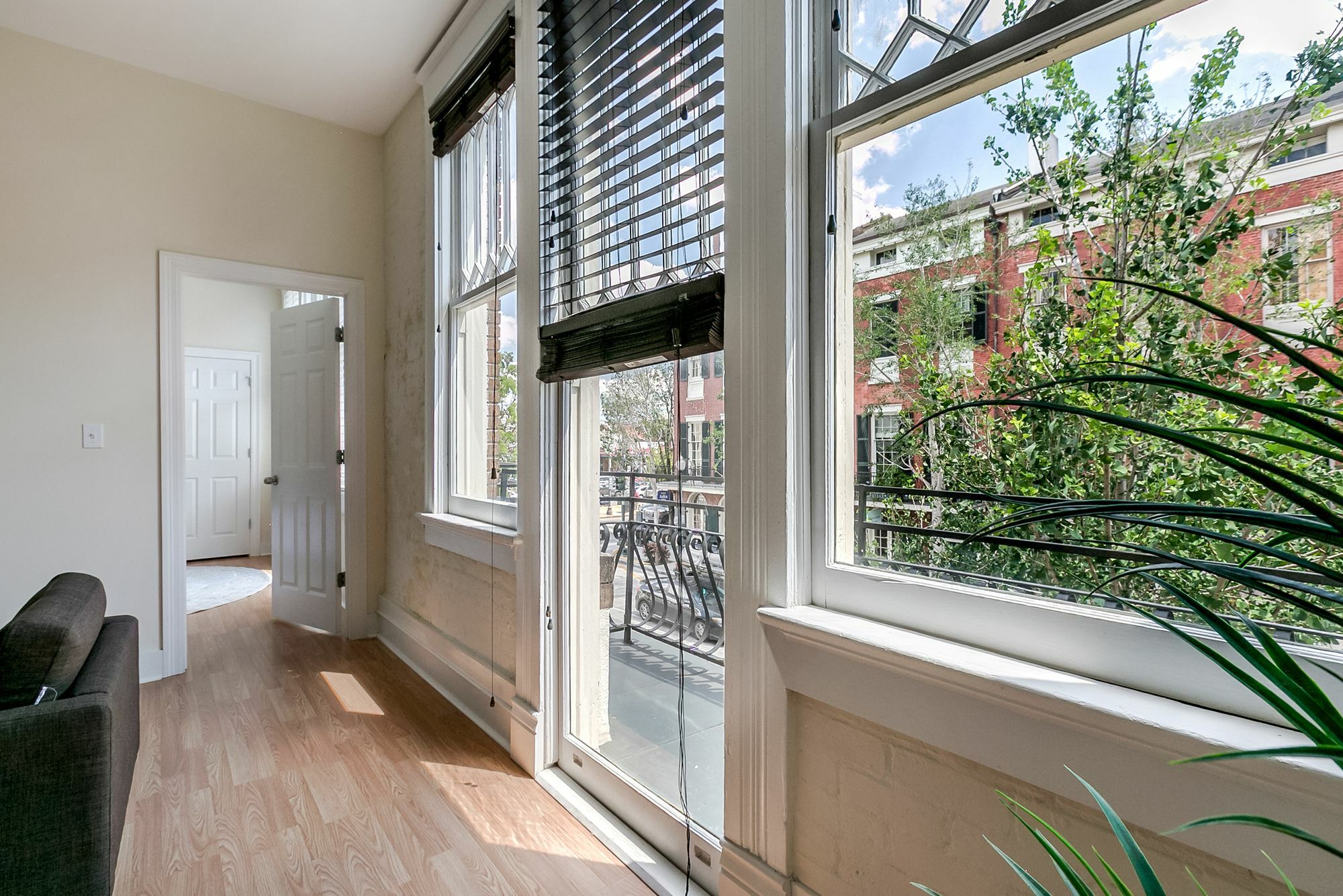 Hip 2br In Arts/warehouse District *