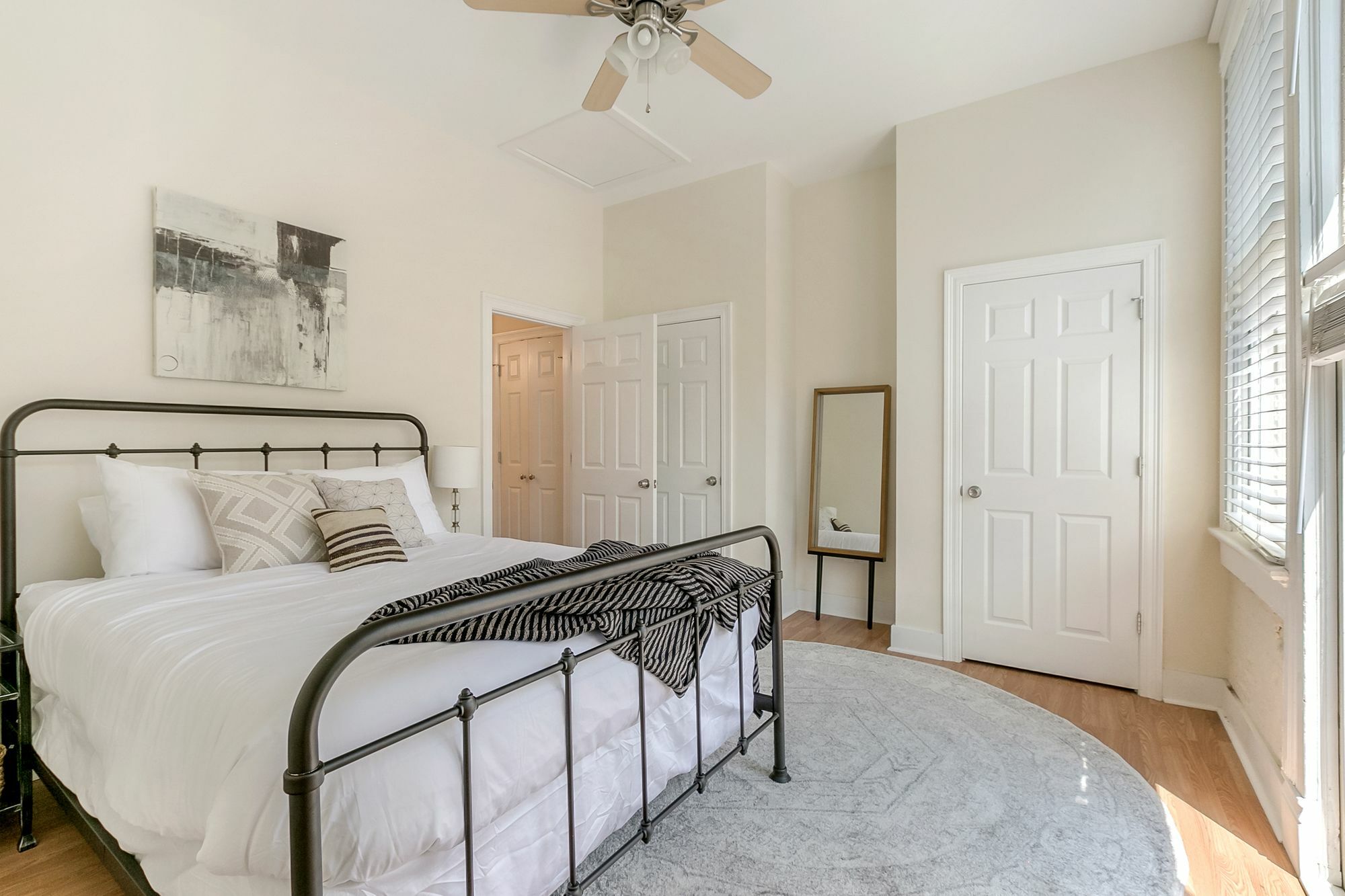 Hip 2br In Arts/warehouse District *