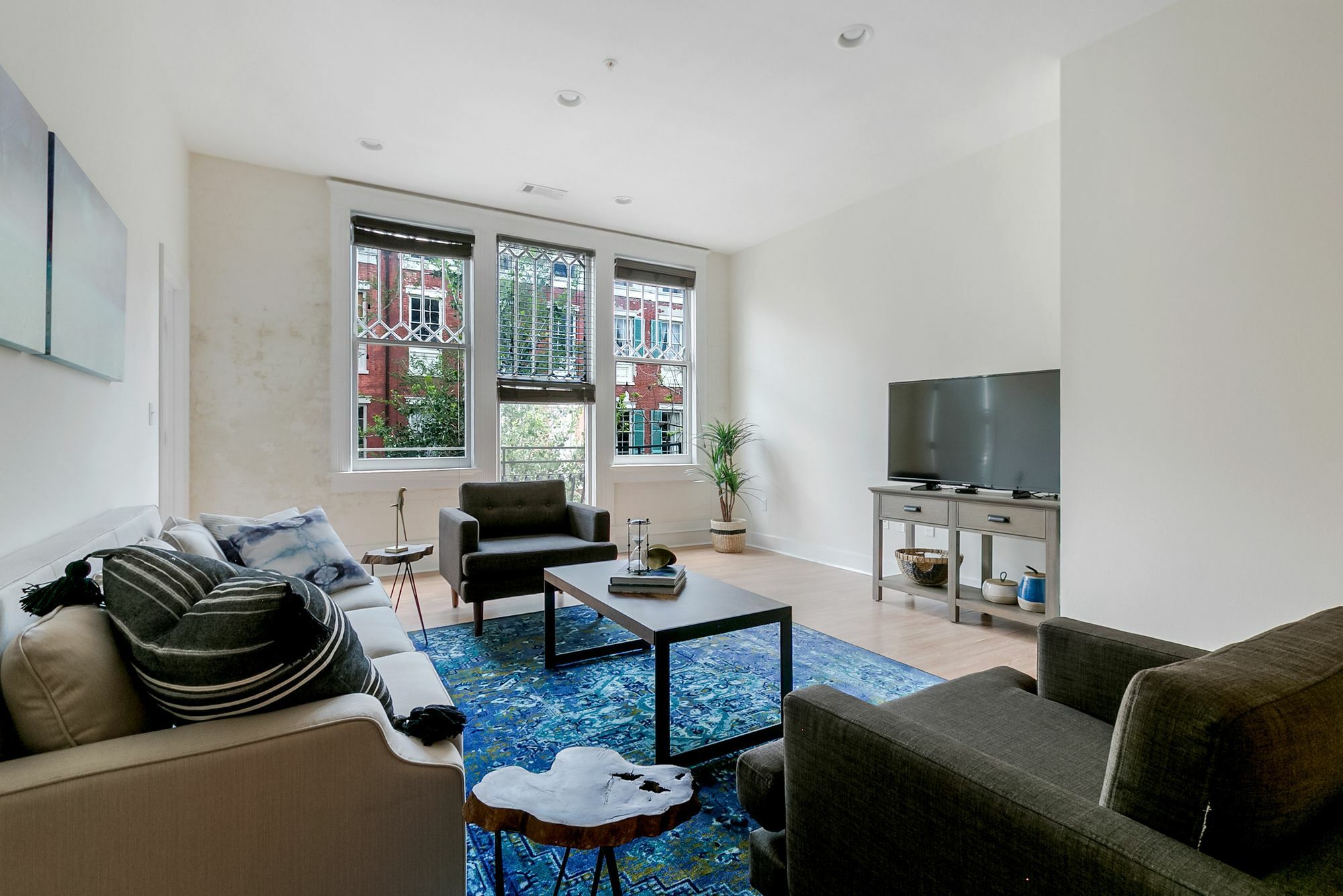 Apartment Hip 2br In Arts/warehouse District *