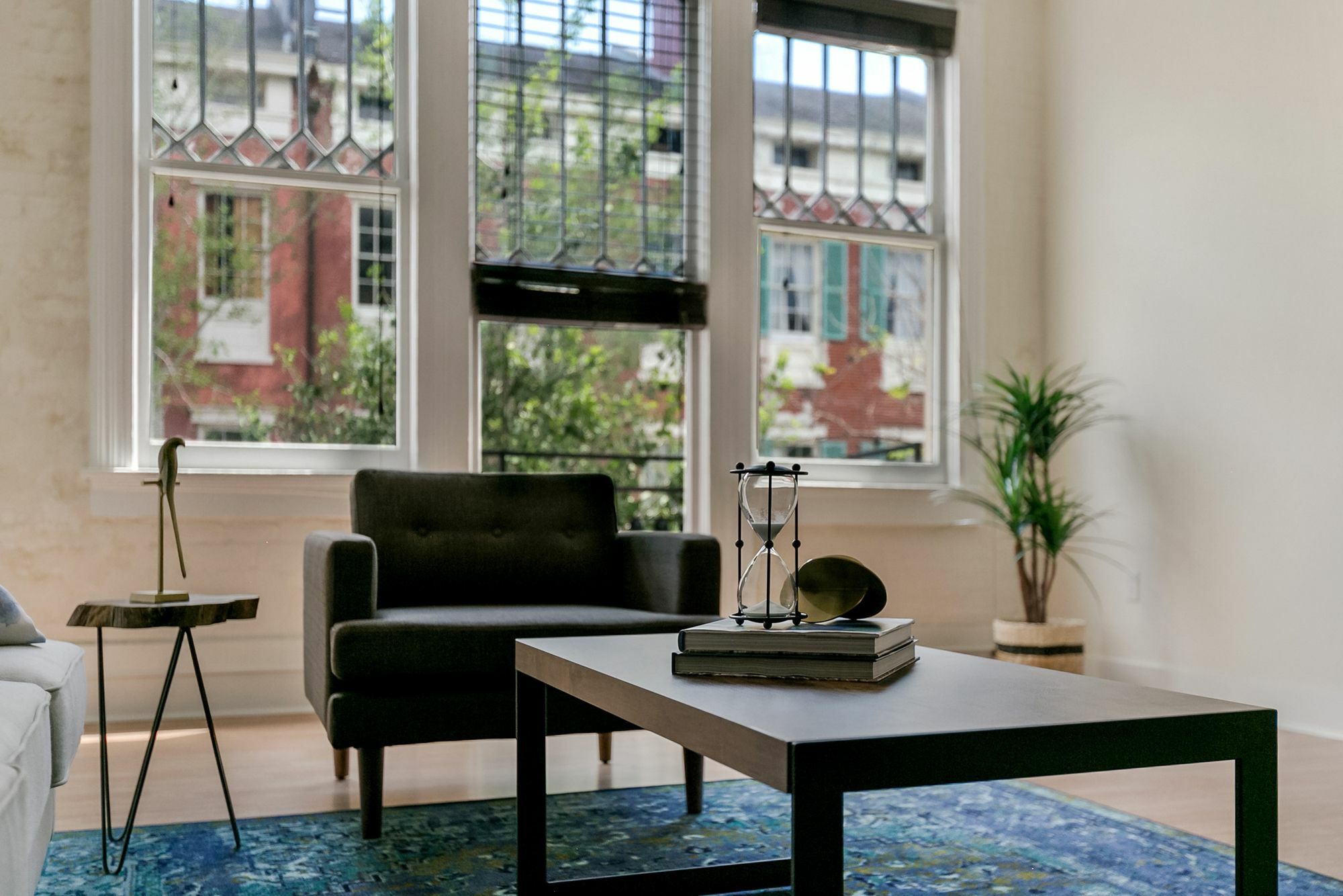 Hip 2br In Arts/warehouse District *